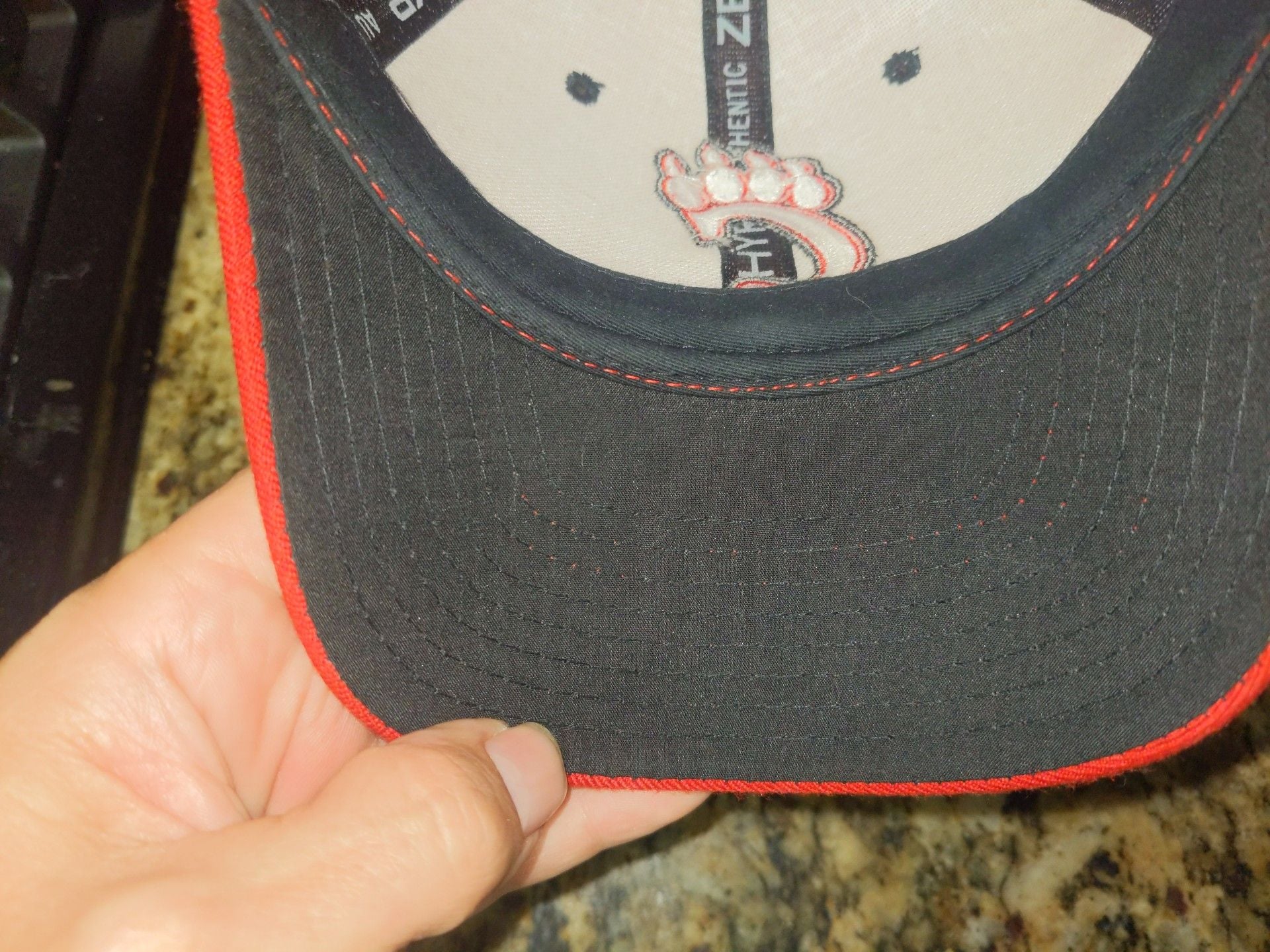 Zephyr Cincinnati Bearcats Fitted Hat Size 7 Red Wool Blend 7
