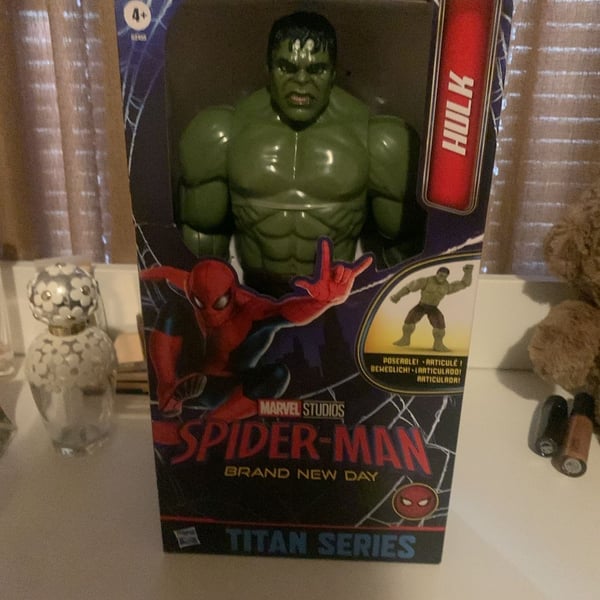 Hasbro Marvel Spider-Man Titan Series Hulk 12-Inch Action Figure