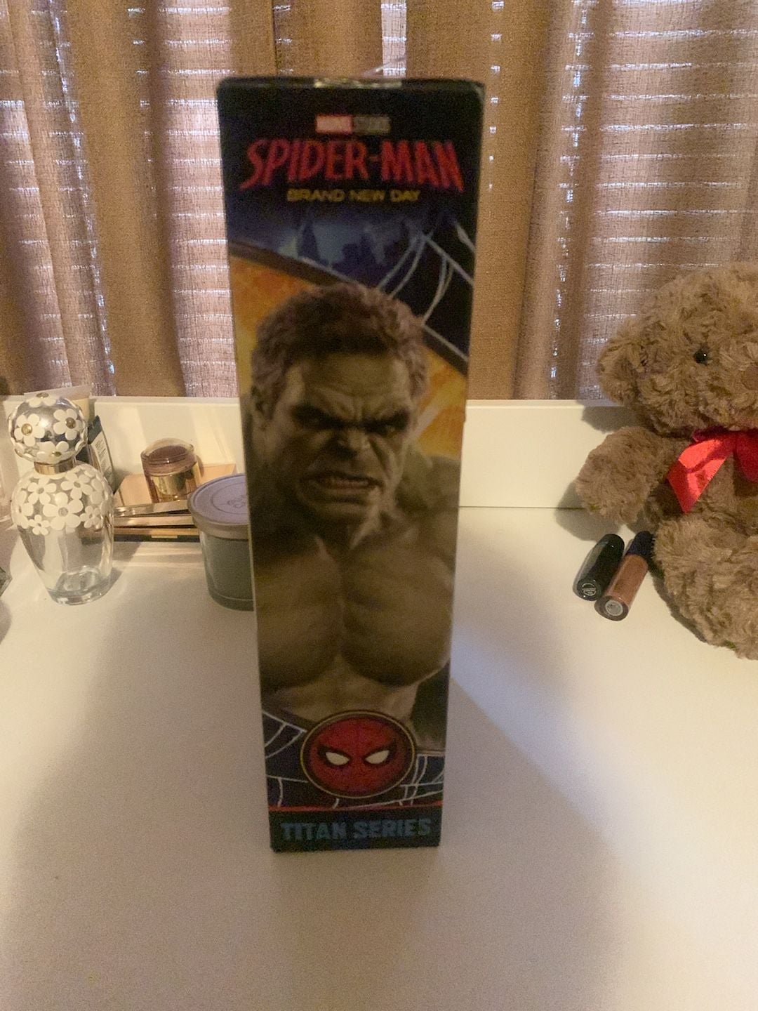 Hasbro Marvel Spider-Man Titan Series Hulk 12-Inch Action Figure 3