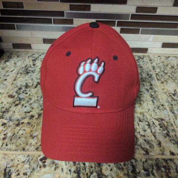 Zephyr Cincinnati Bearcats Fitted Hat Size 7 Red Wool Blend