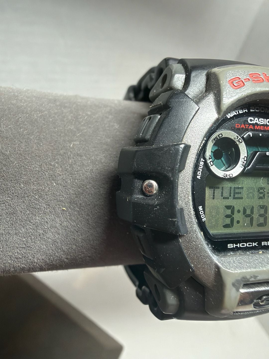 Casio G-Shock G-2210 Digital Watch Gray Black Resin Sport 4