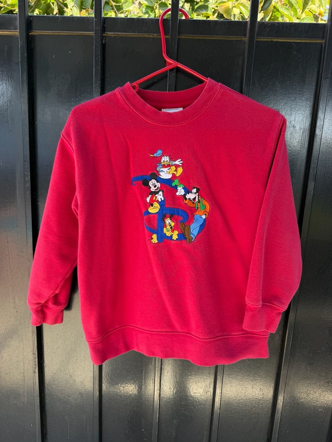 Vtg Disney Store Sweatshirt Size M 7/8 Red Mickey And Friends Embroidered Kids 1