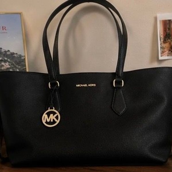 Michael Kors Sheila Large Tote Bag Black Leather