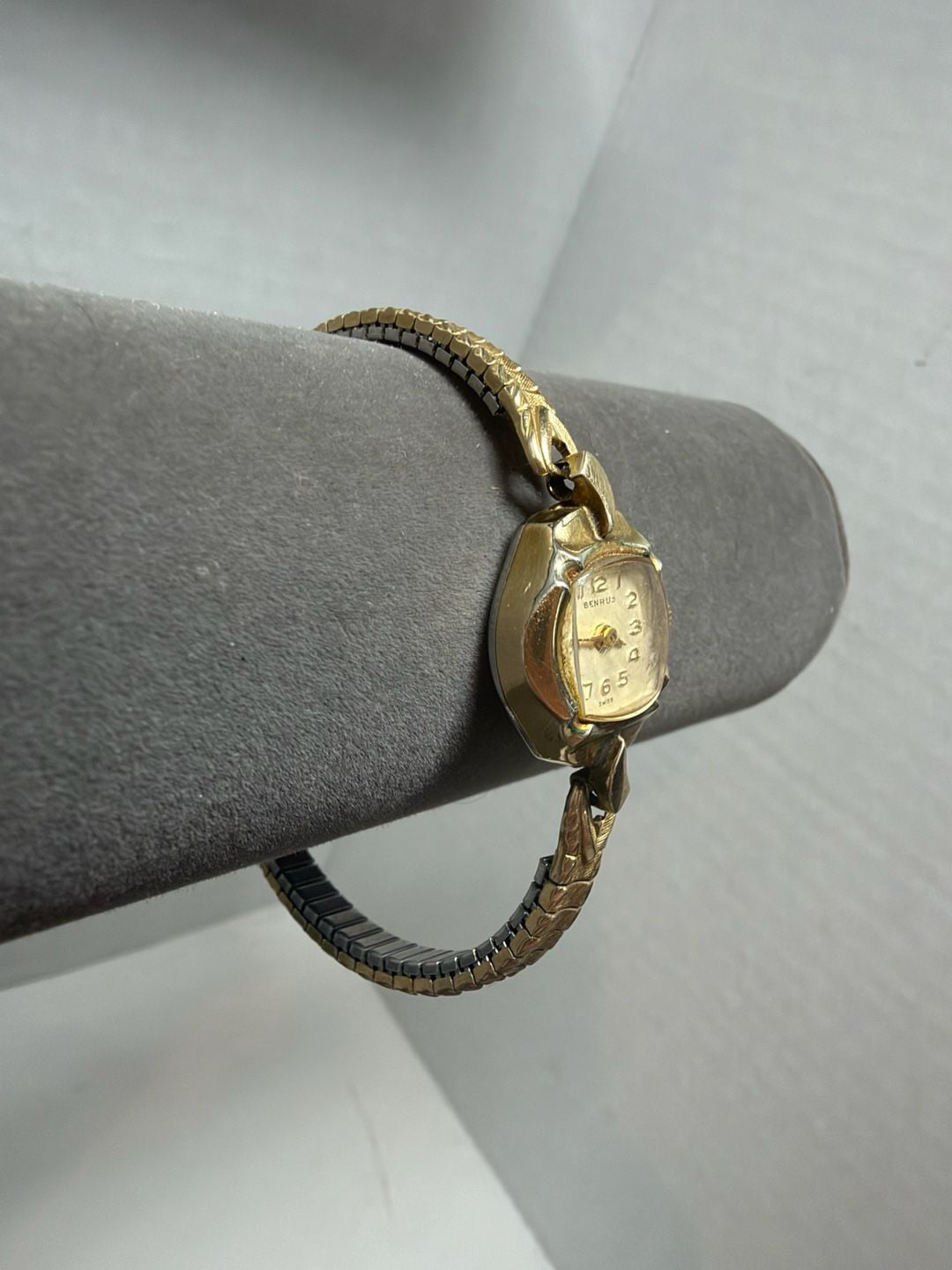 Benrus Vintage Ladies Mechanical Watch Gold Tone Swiss 5