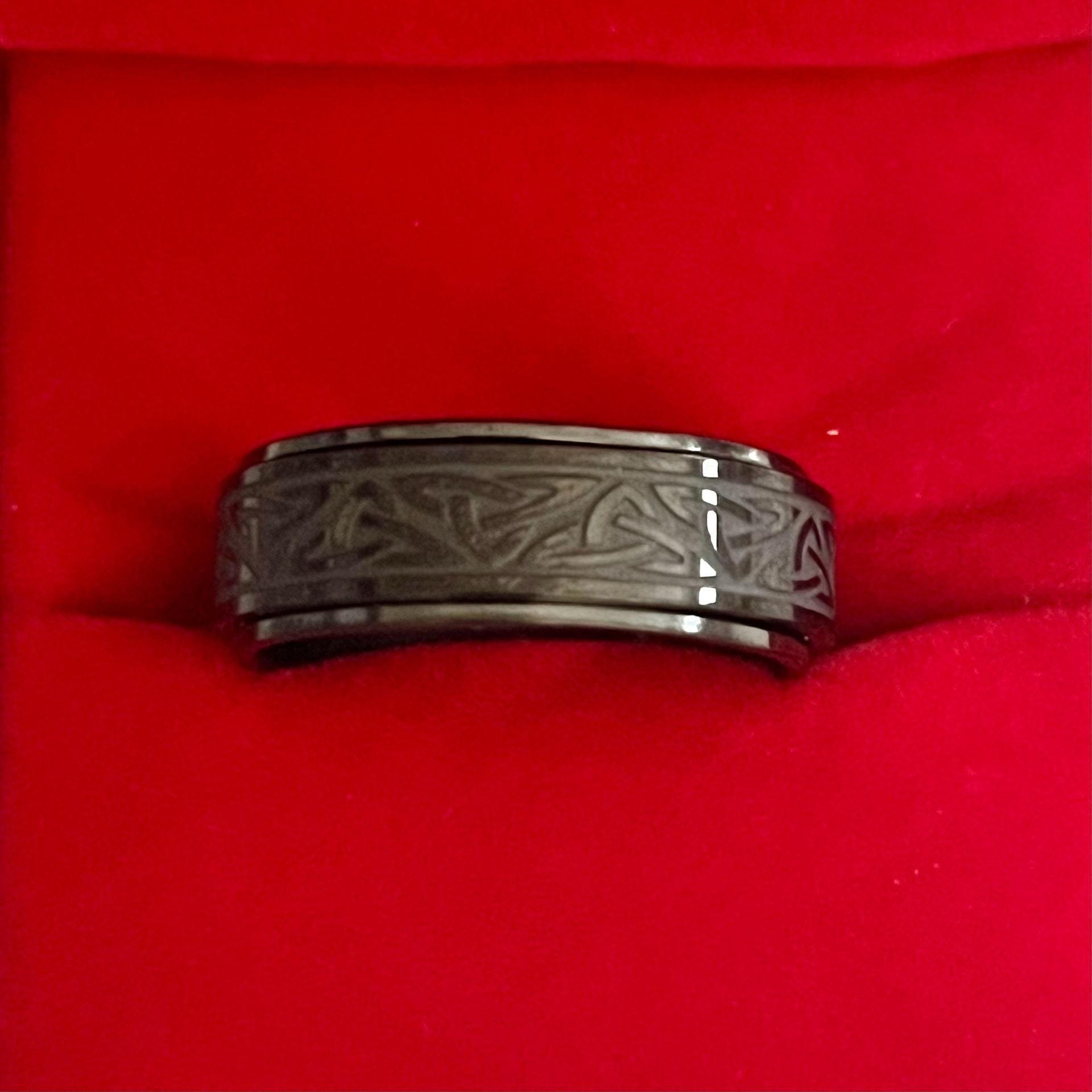 Black Stainless Steel Celtic Triquetra Spinner 6mm Band Size 11 2