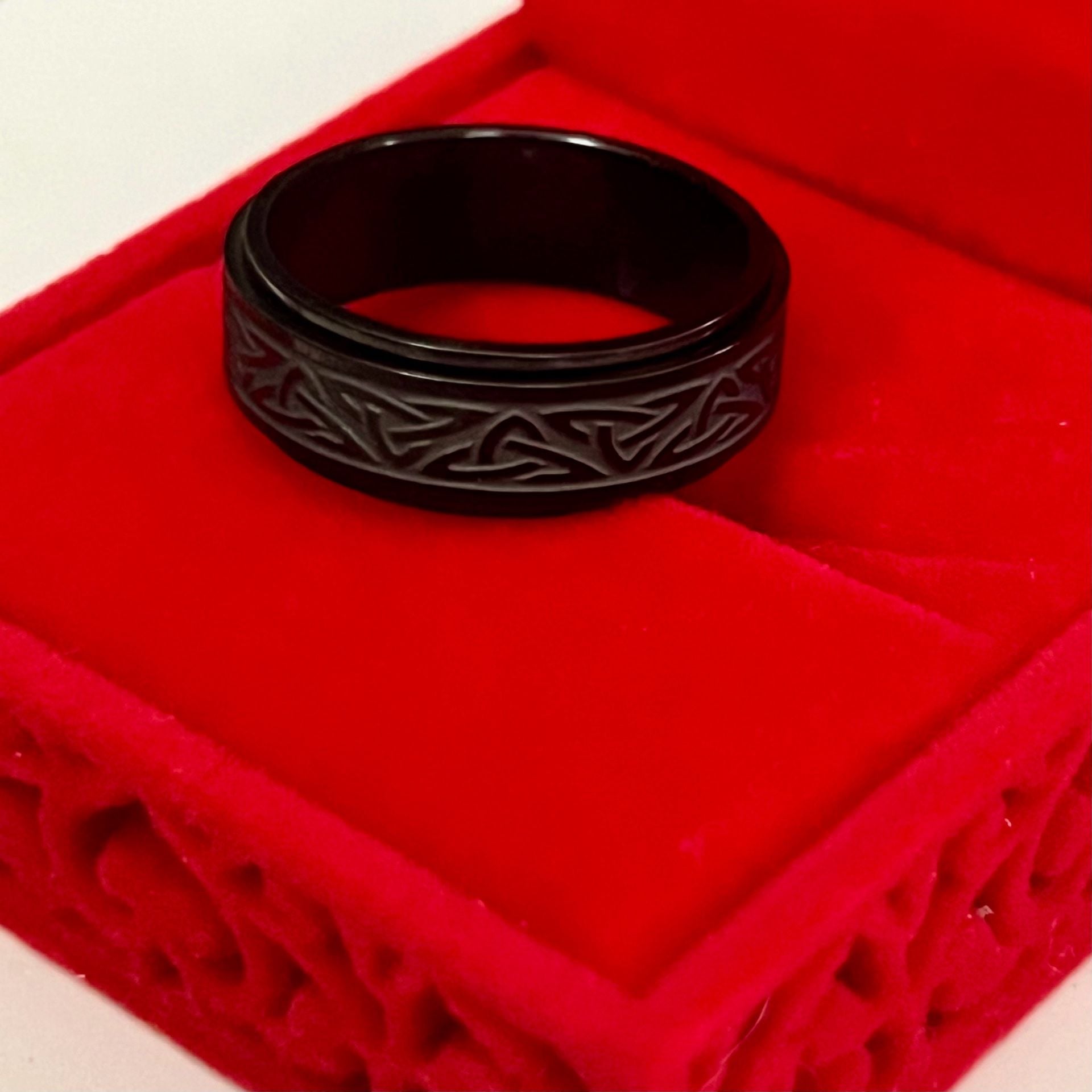 Black Stainless Steel Celtic Triquetra Spinner 6mm Band Size 11 5