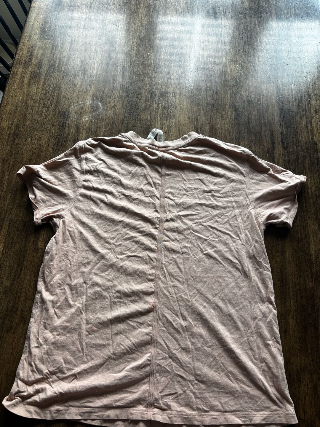 Lululemon Size 6 Pink Short Sleeve Tee with Back Seam and Stains 4