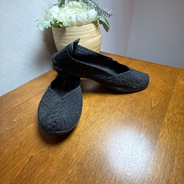Bernie Mev Catwalk Flats Size 38/7.5 Black Woven Stretch Slip-On Shoes