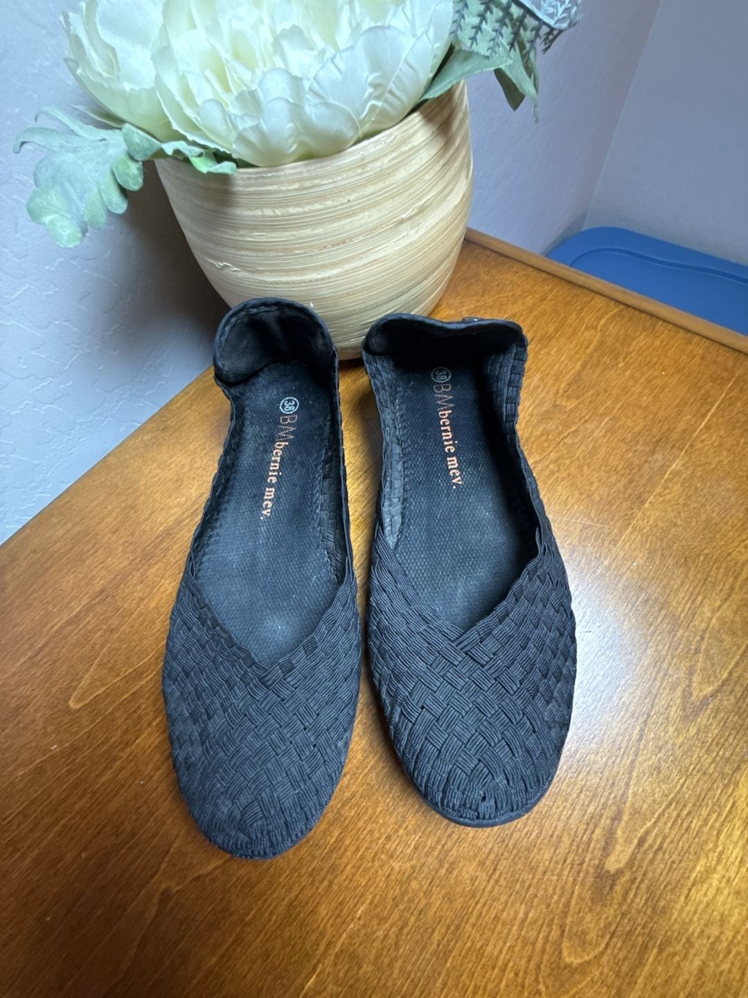 Bernie Mev Catwalk Flats Size 38/7.5 Black Woven Stretch Slip-On Shoes 2