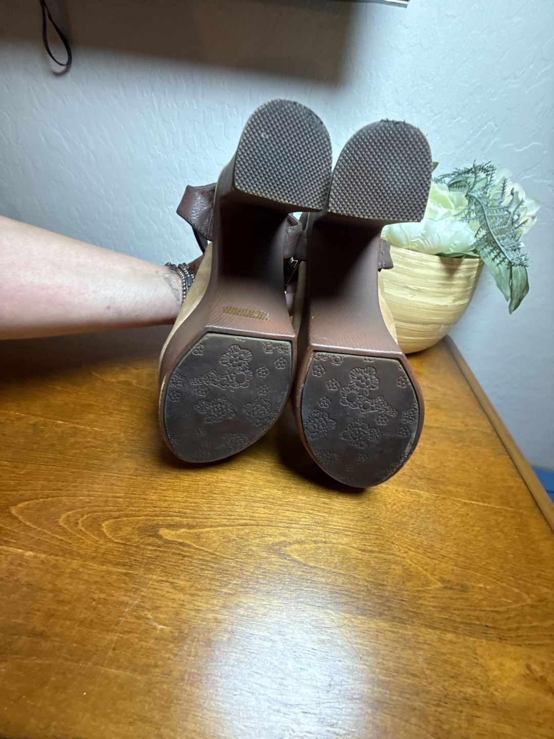 Angelina Platform Heels Size 6.5 Brown Tan Suede Slingback Sandals 7