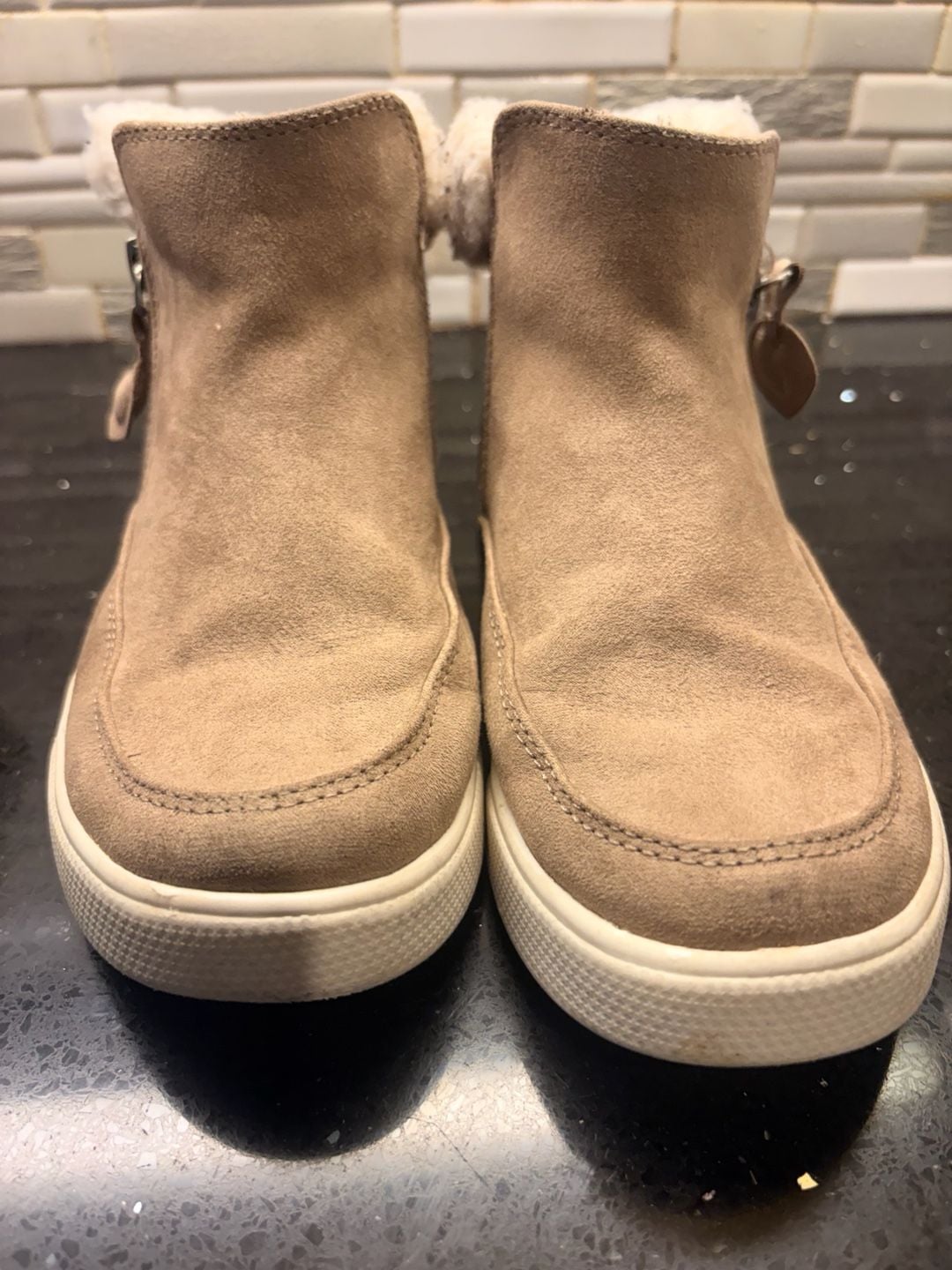 Crown Vintage Fur Trimmed Side Zip Sneaker Boots Kids Size 2 2