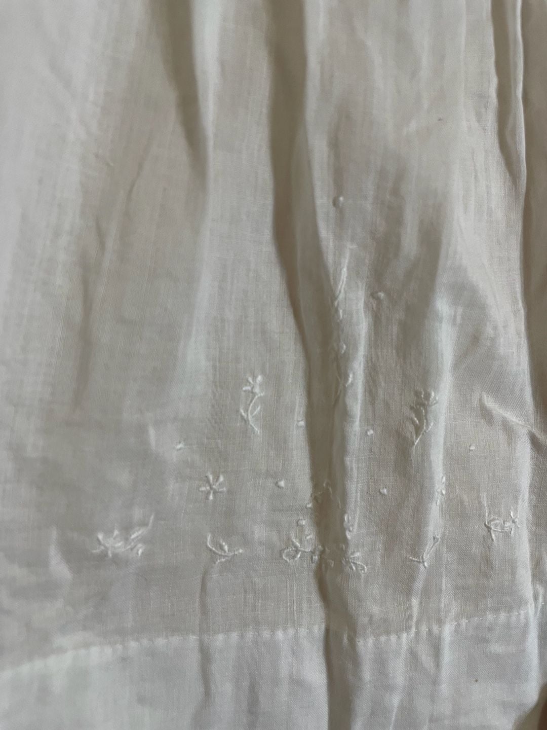 Vintage White Cotton Embroidered Pintuck Puff Sleeve Baby Dress 3