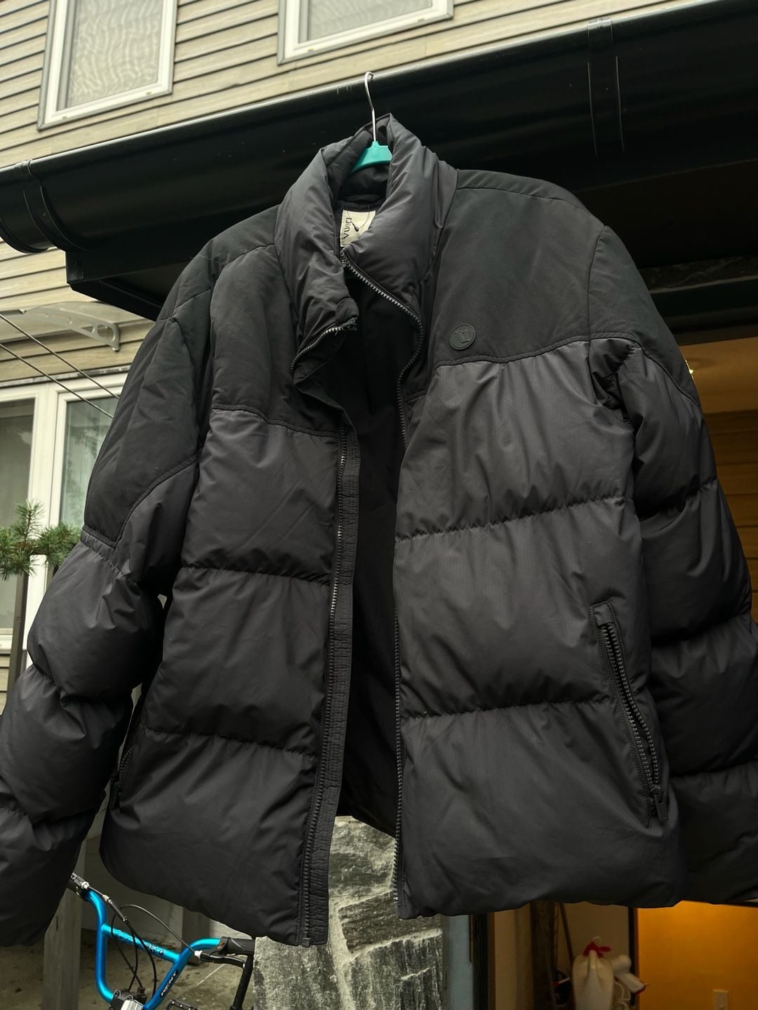 Vuori Aviara Insulated Jacket Size XL Black Puffer men’s 2