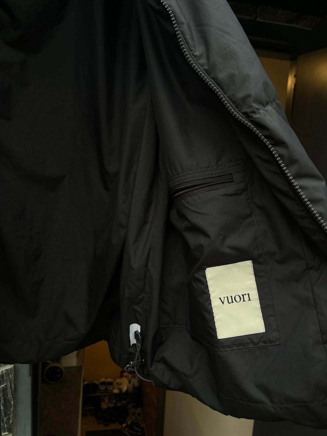 Vuori Aviara Insulated Jacket Size XL Black Puffer men’s 5