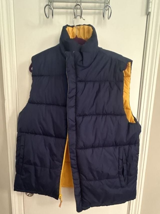 Athletic Works Puffer Vest Size M (38/40) Yellow Navy Blue Reversible 7