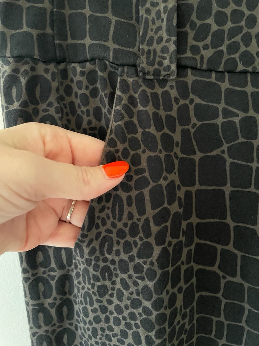 The Korff Kounsil Stretchy Jogger Pants Black Animal Print, Size S 5