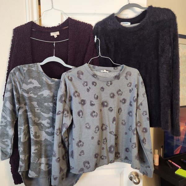 Bundle of 4 women's sweaters