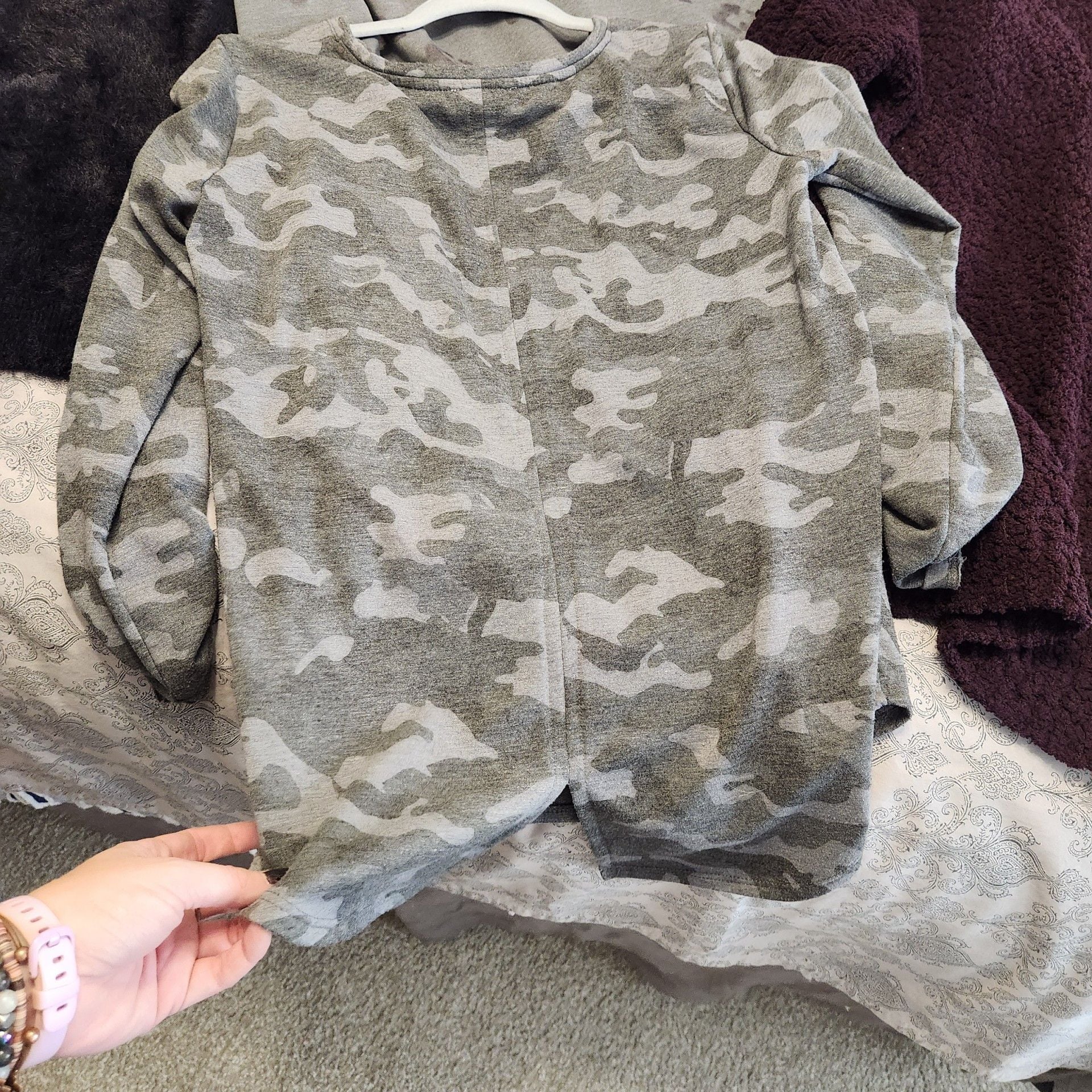 Bundle of 4 women's sweaters 13