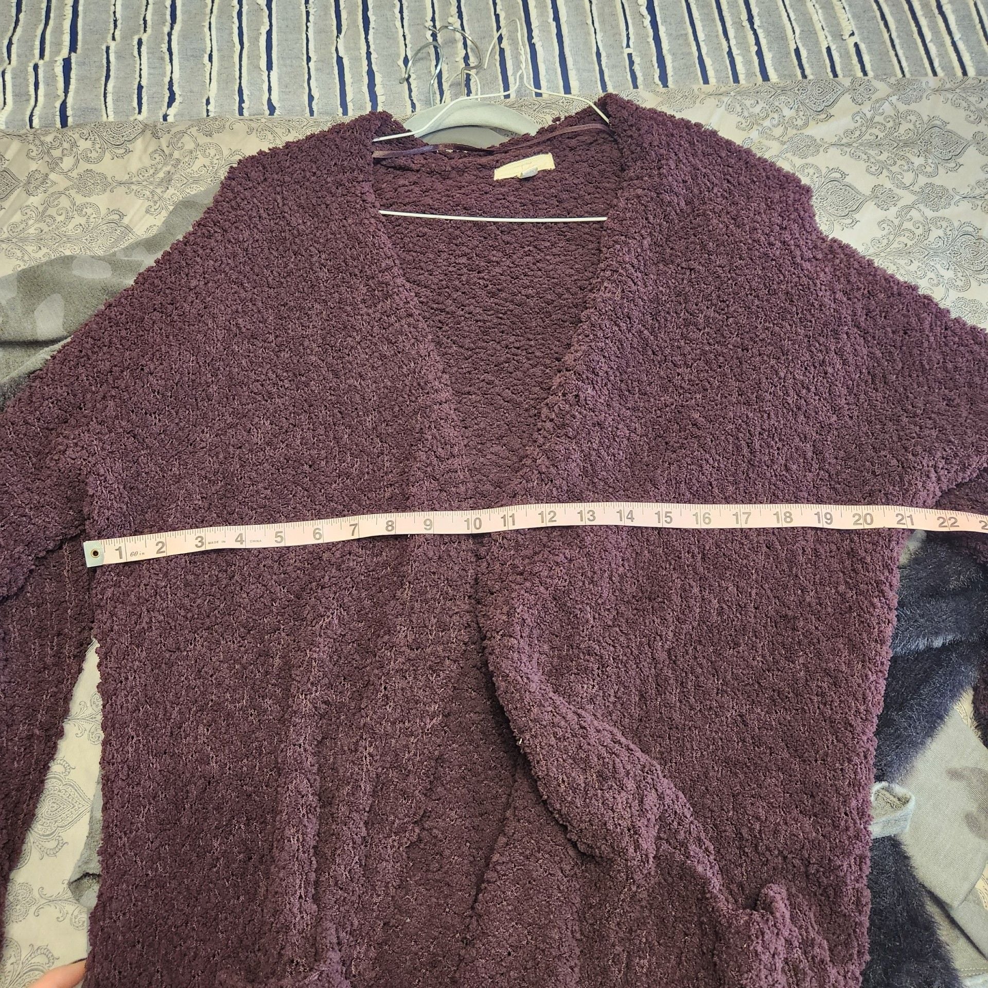 Bundle of 4 women's sweaters 22