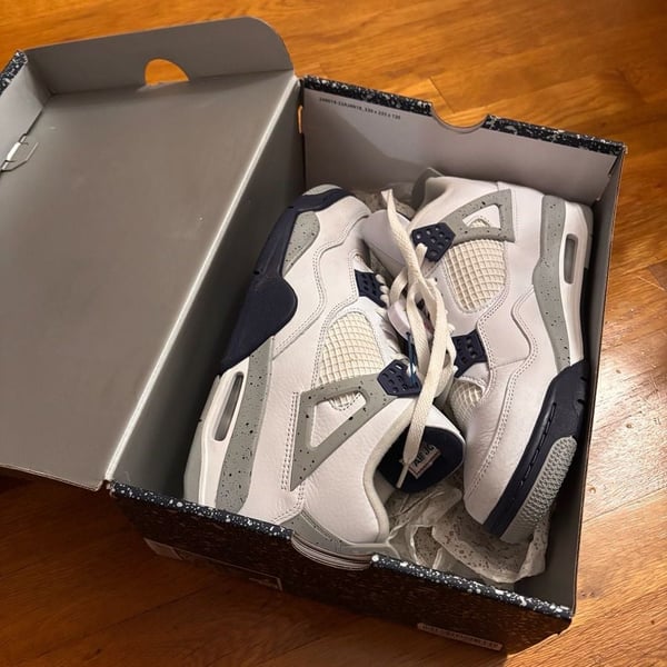 Nike Air Jordan 4 Retro Size 8.5 Midnight Navy White