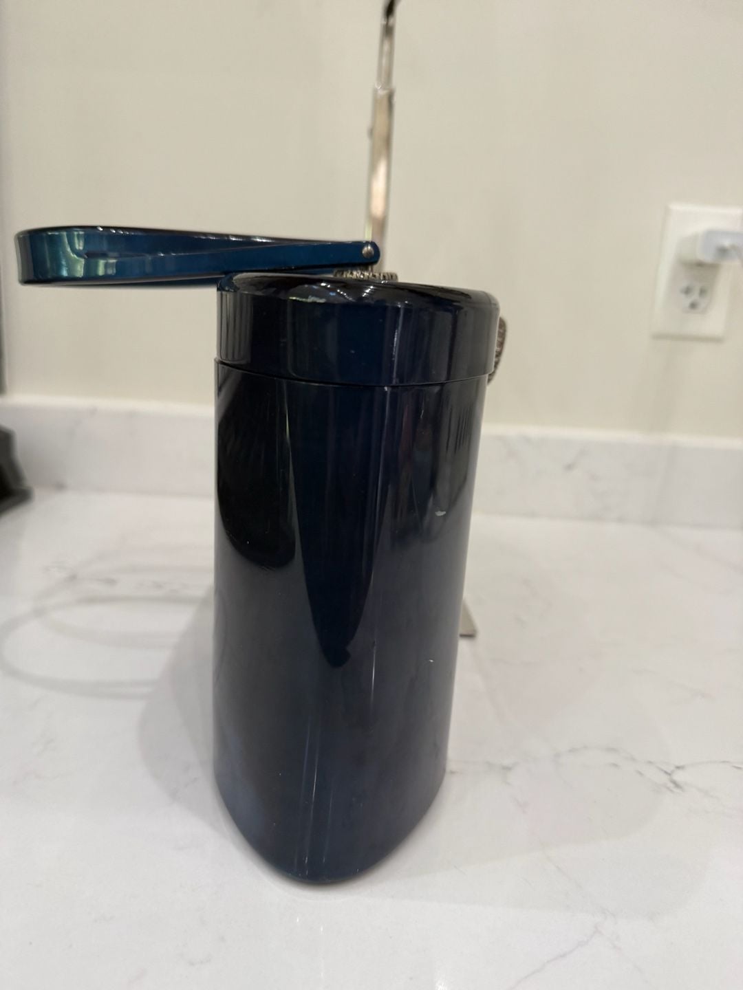 Wilardy Vintage 1950s Navy Blue Lucite Box Purse 7