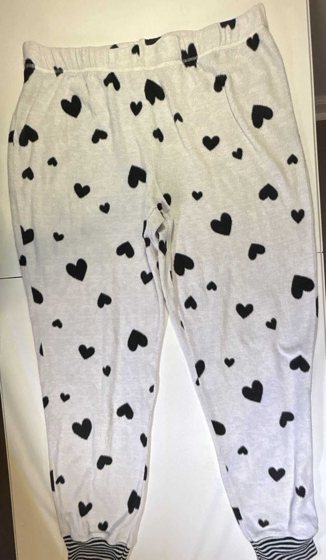 Secret Treasures Pajama Set Heart Print Fleece Sweatshirt Pants 6