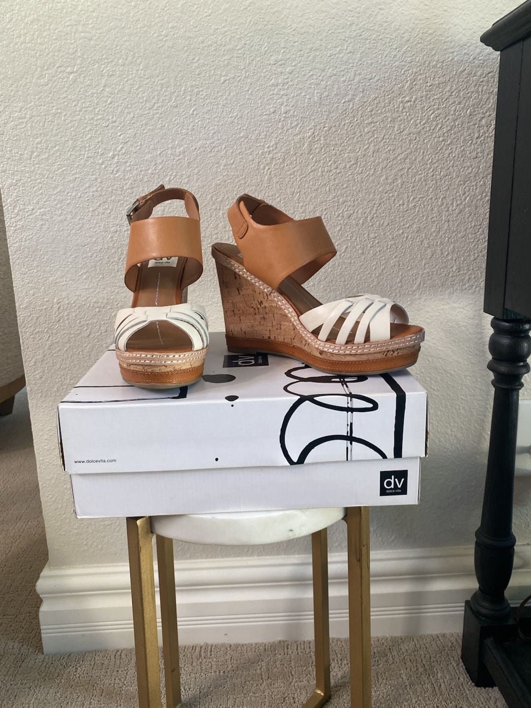DV Dolce Vita Jaslyn Wedge Sandals Tan White Leather Cork size 8.5 2