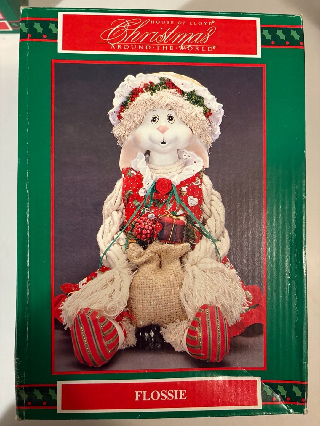 House of Lloyd Floyd and Flossie Christmas Around the World Bunny Shelf Sitters 8