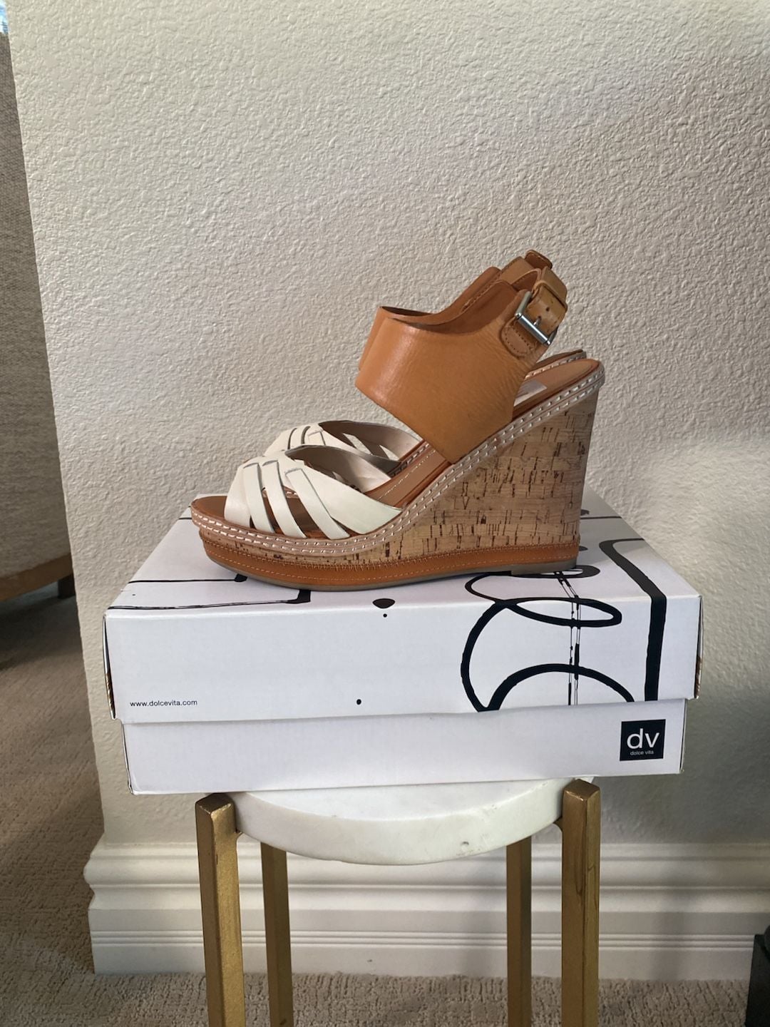 DV Dolce Vita Jaslyn Wedge Sandals Tan White Leather Cork size 8.5 8