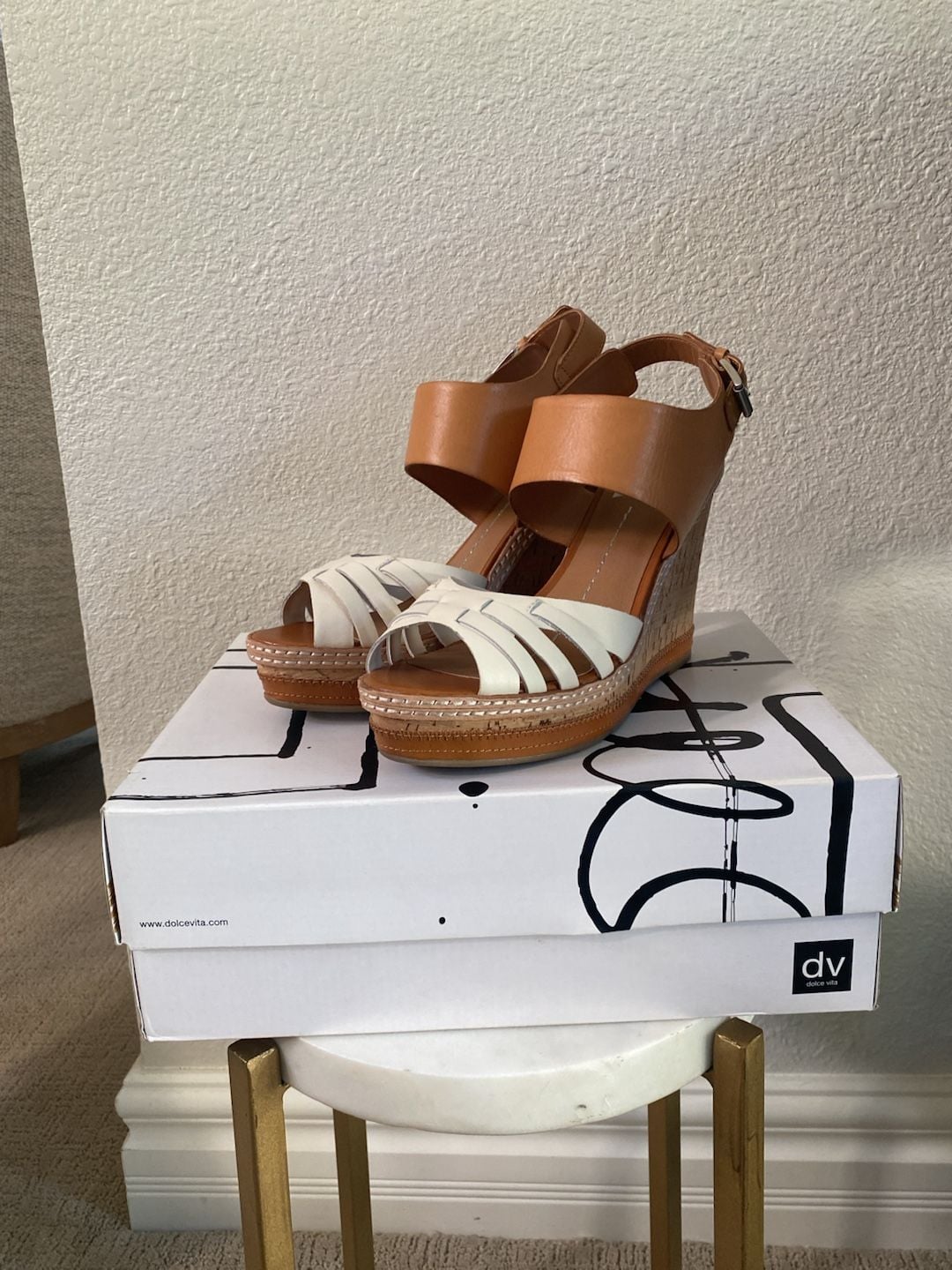 DV Dolce Vita Jaslyn Wedge Sandals Tan White Leather Cork size 8.5 9