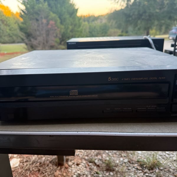 Sony CDP-C305 5-Disc Compact Disc CD Player Changer