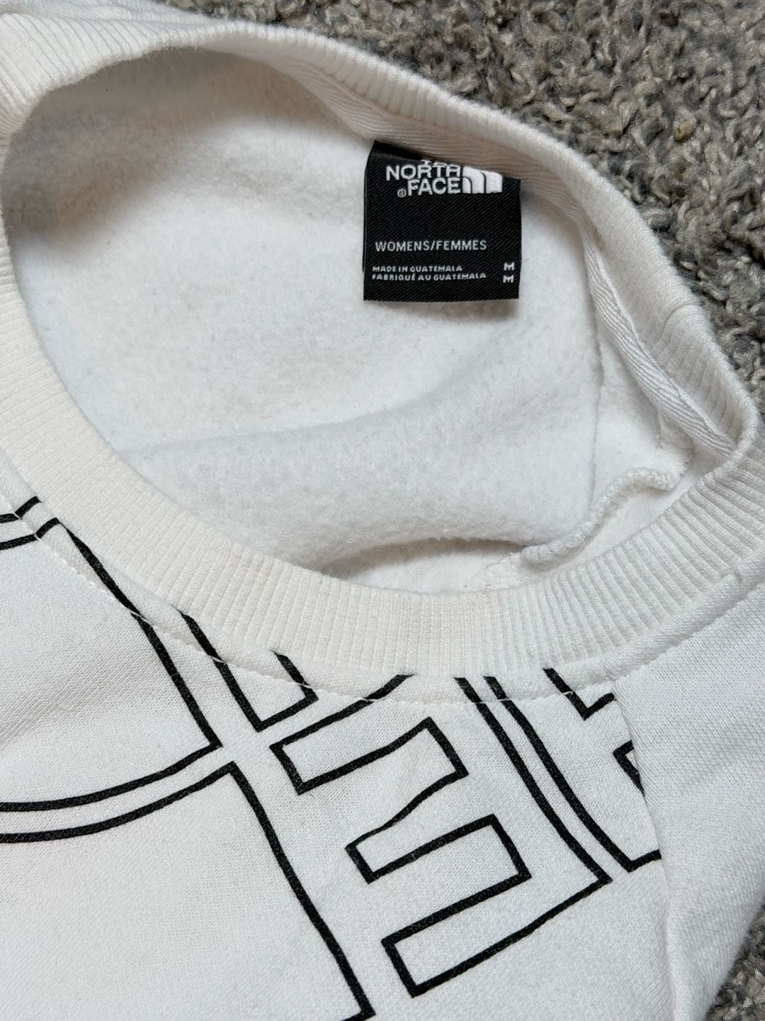 The North Face Graphic Injection Crew Size M White Logo Sweatshirt 4