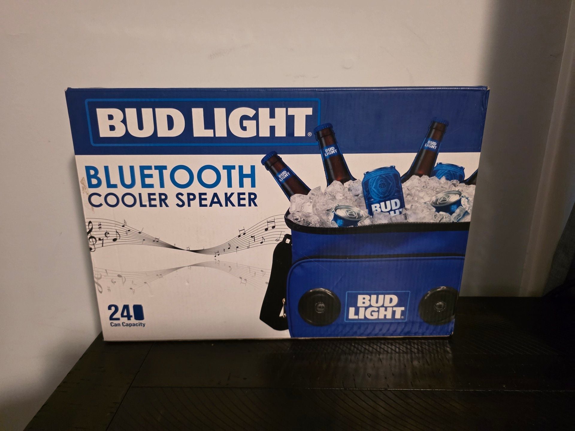 Bud Light Bluetooth Cooler Speaker 24 Can Capacity New in Box 1
