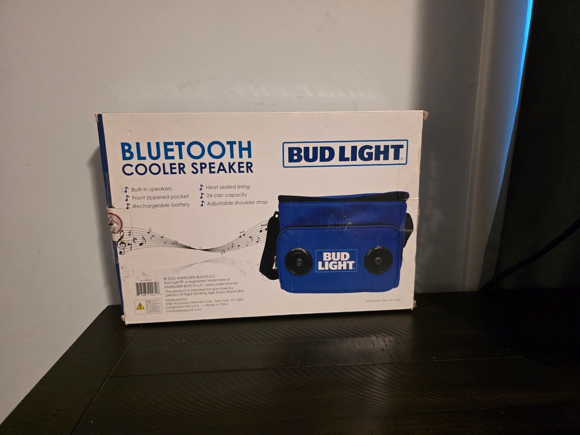 Bud Light Bluetooth Cooler Speaker 24 Can Capacity New in Box 2