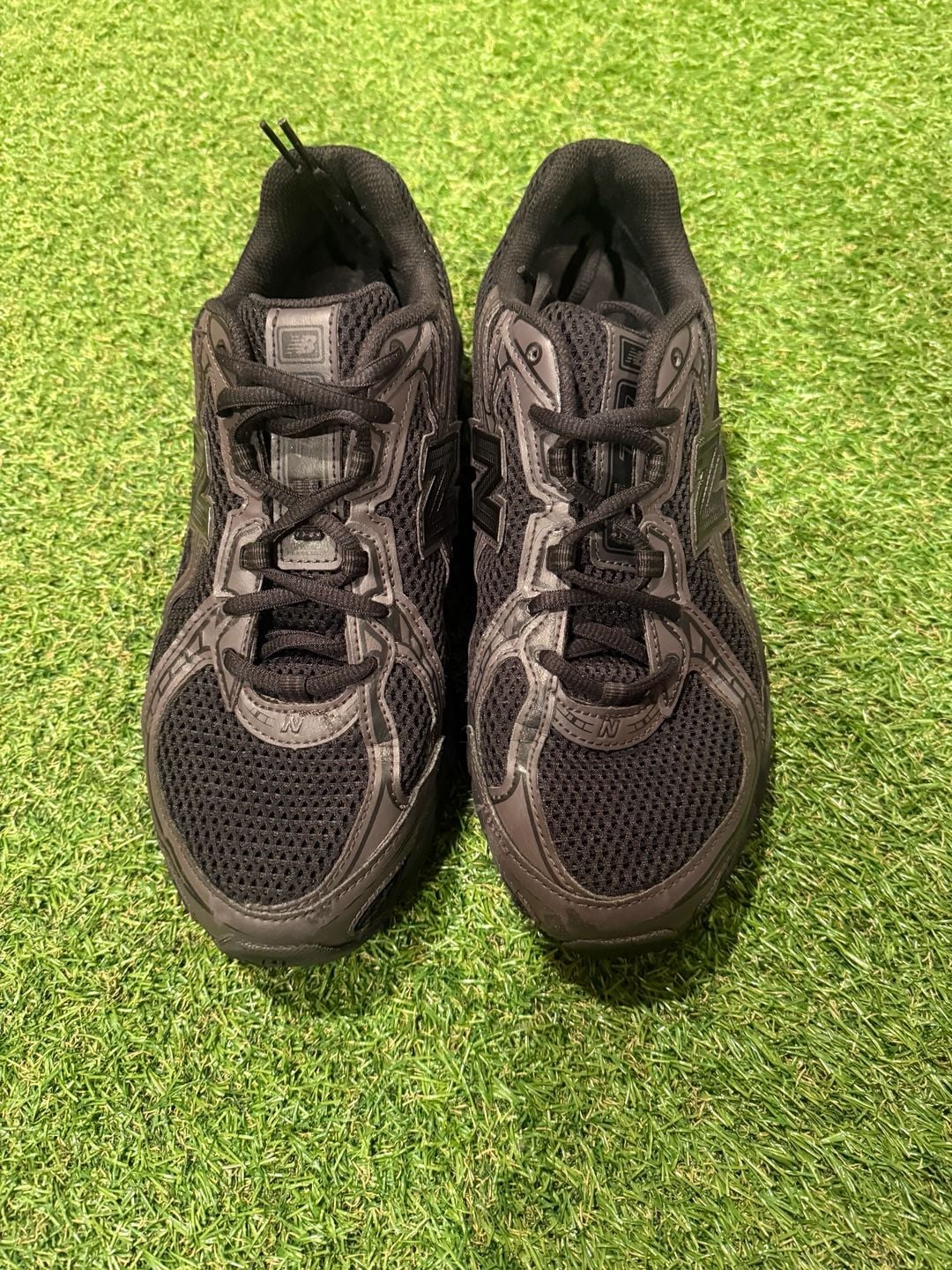 New Balance 740 Black Sneakers Size 8.5 3