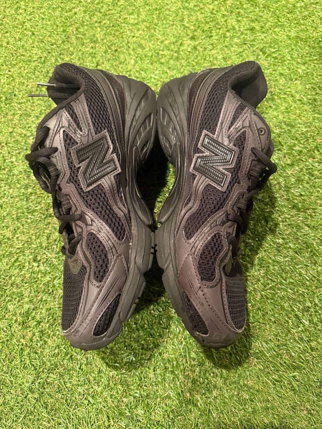 New Balance 740 Black Sneakers Size 8.5 4