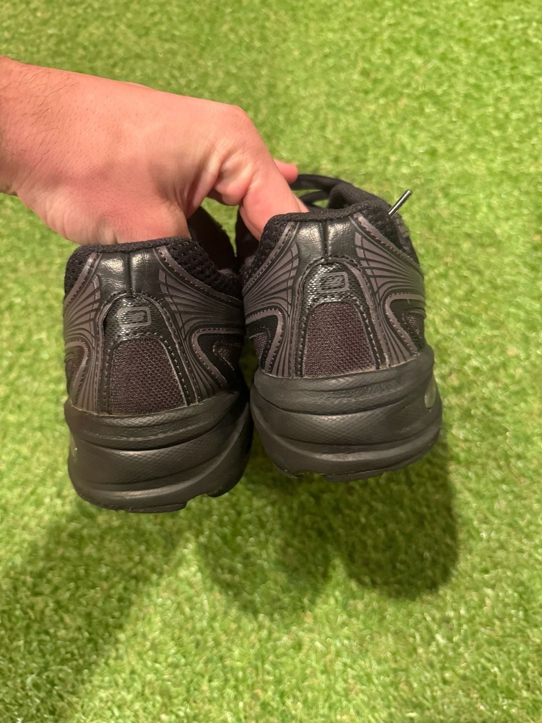 New Balance 740 Black Sneakers Size 8.5 5