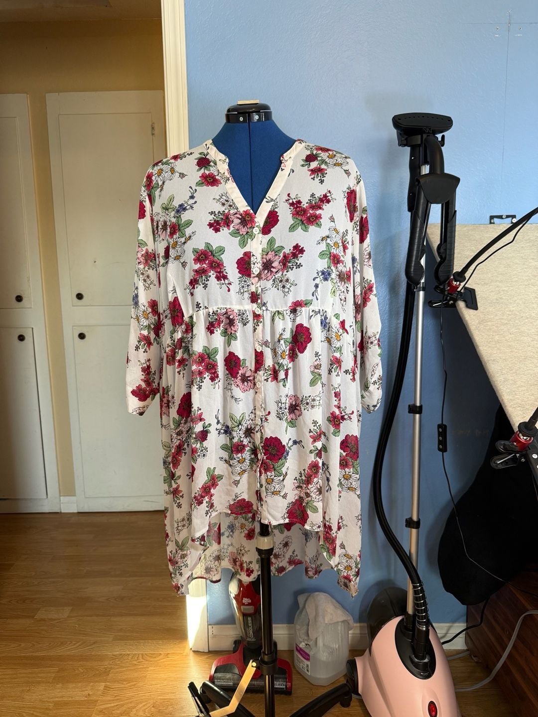 Torrid Women's Floral Print Chiffon Button-Front High-Low Blouse 2