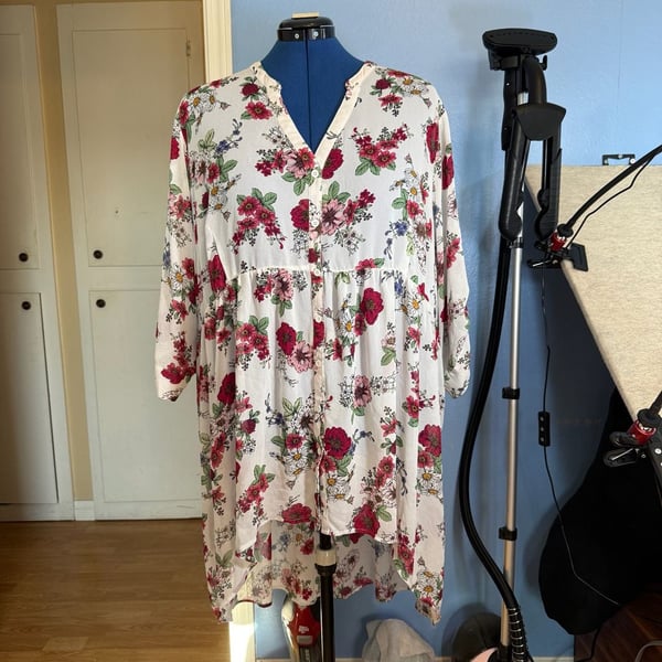 Torrid Women's Floral Print Chiffon Button-Front High-Low Blouse