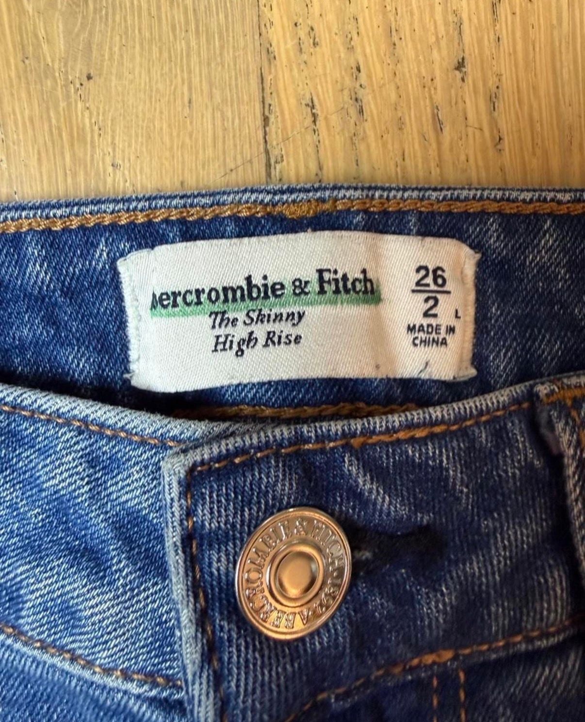 Abercrombie & Fitch The Skinny High Rise Blue Jeans Size 2 5
