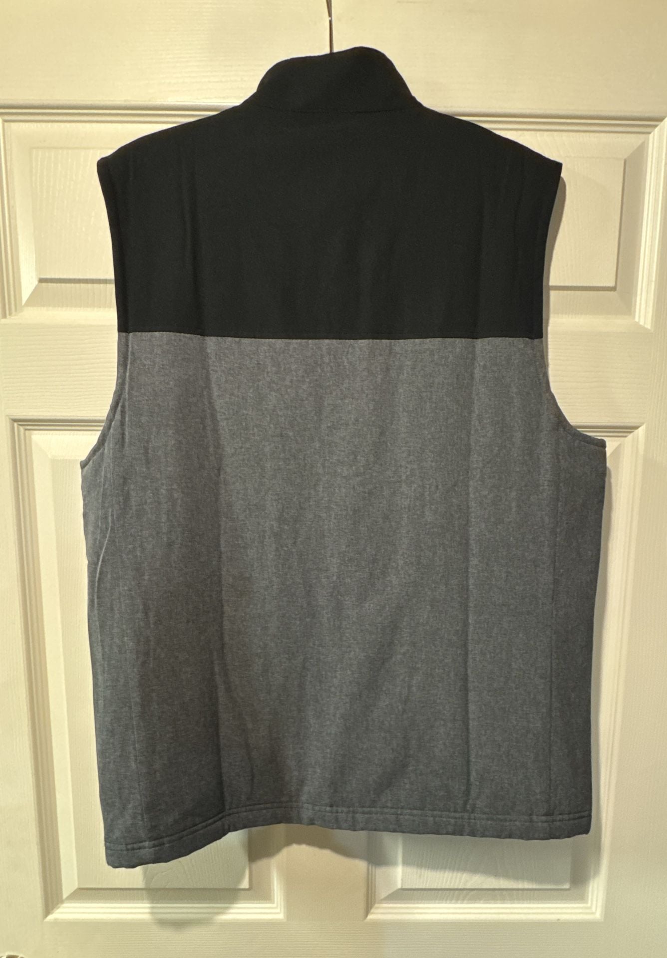 Travis Mathew Navigational Report Golf Snap Button Vest Size Large Black Gray 3