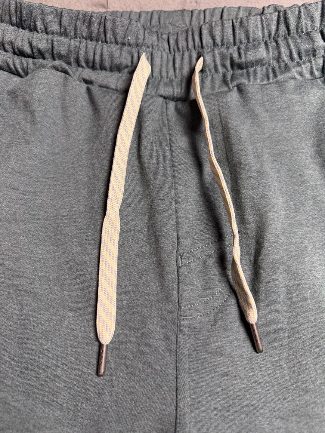 Vuori Ponto Performance Pant Heather Green Sweatpants 4