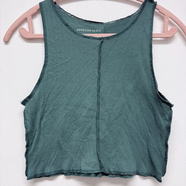 American Eagle Tank Top Size M Green Ribbed Crop