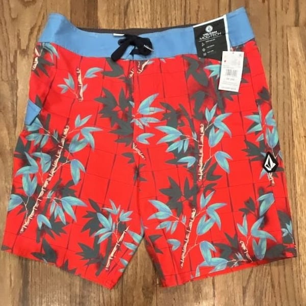 Volcom Mod-Tech Lido Print Mod Boardshorts Size 30 Red Floral