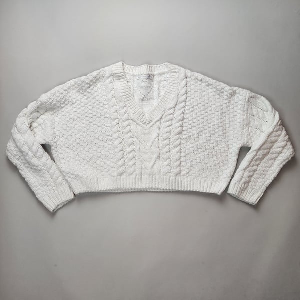Altar'd State Cable Knit V-Neck Sweater Size L White Cropped Pullover