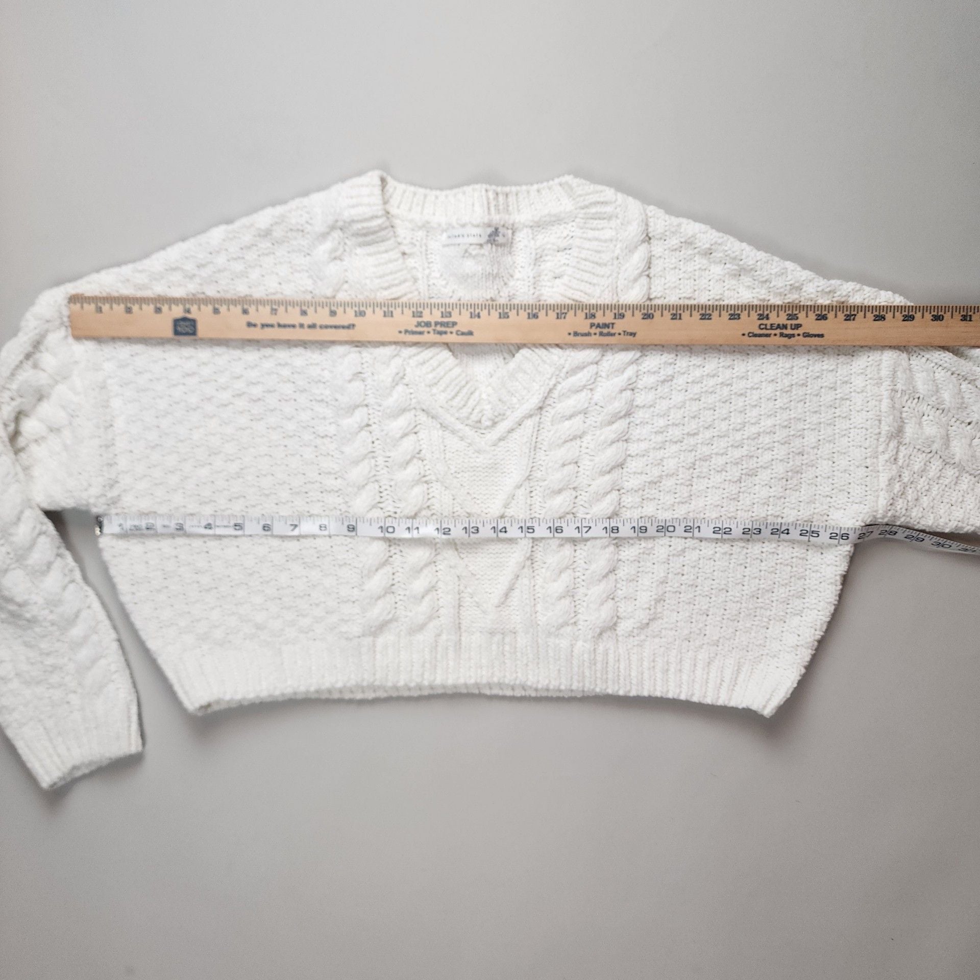 Altar'd State Cable Knit V-Neck Sweater Size L White Cropped Pullover 8