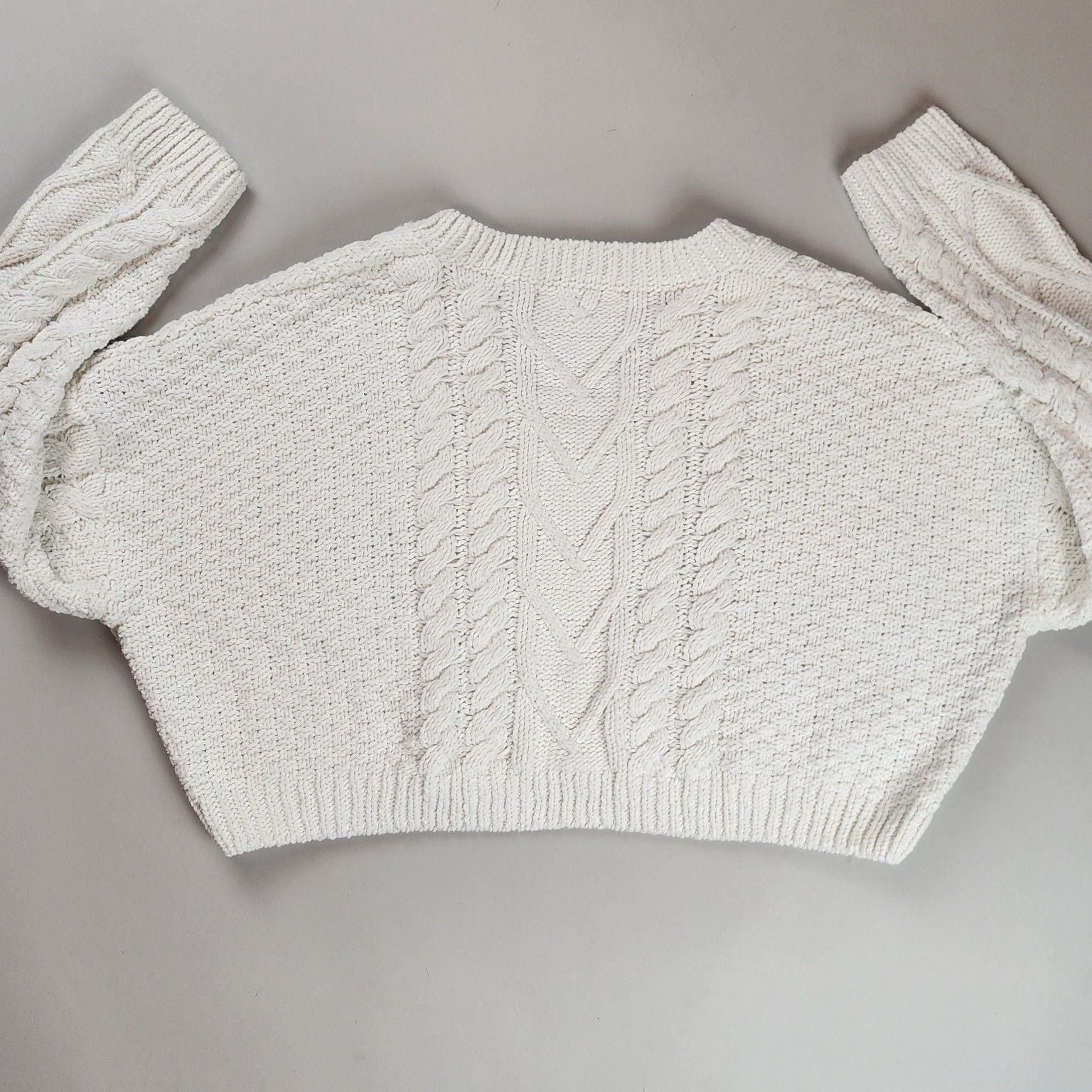 Altar'd State Cable Knit V-Neck Sweater Size L White Cropped Pullover 3