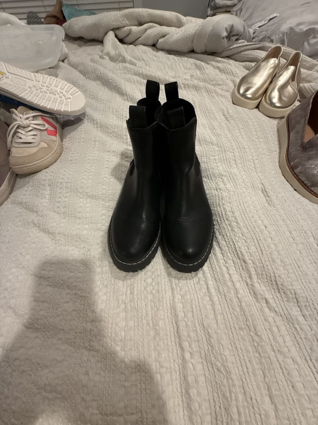 DV Dolce Vita Leigha Chelsea Boots Size 7 Black 2