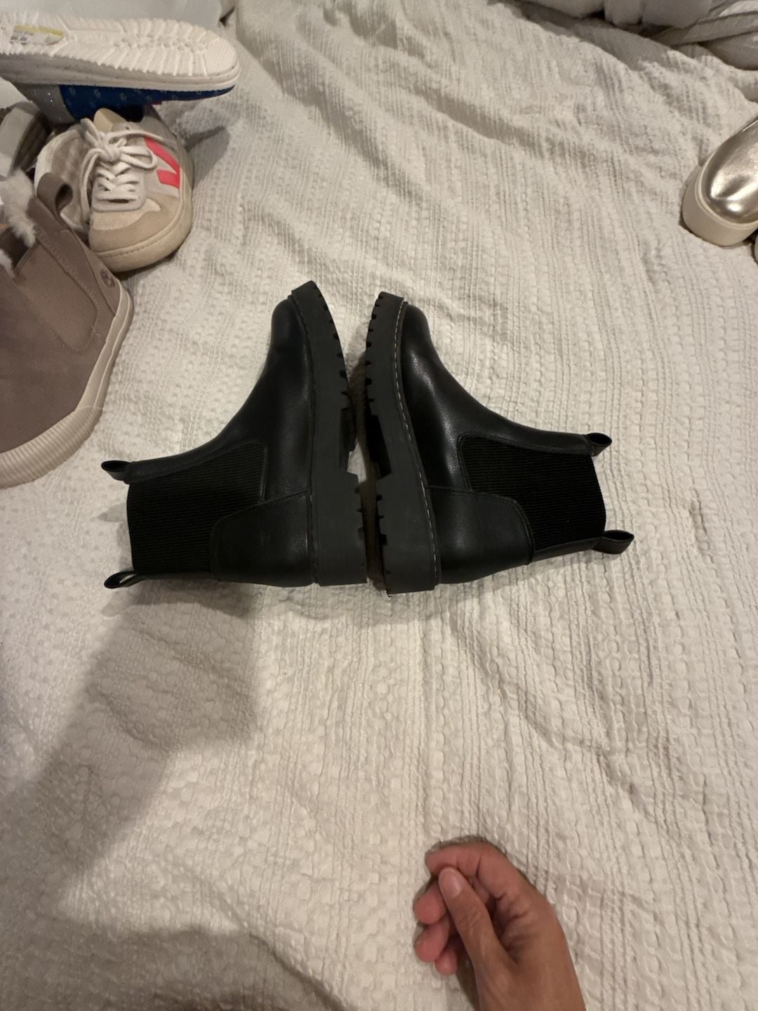DV Dolce Vita Leigha Chelsea Boots Size 7 Black 4