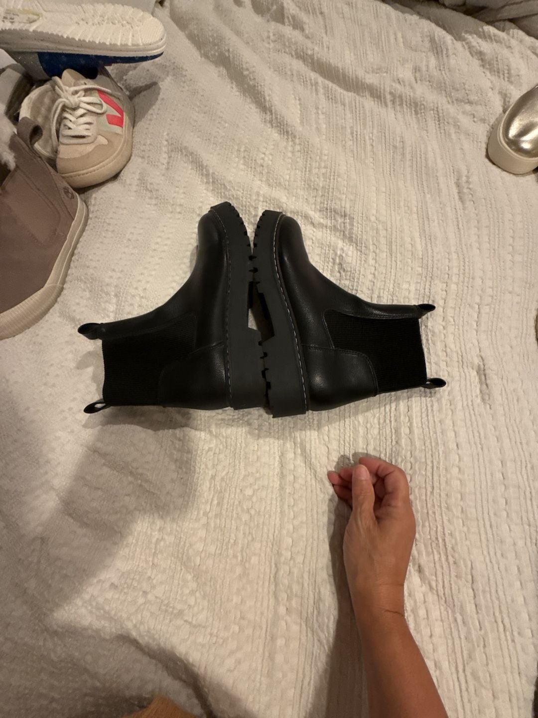 DV Dolce Vita Leigha Chelsea Boots Size 7 Black 5